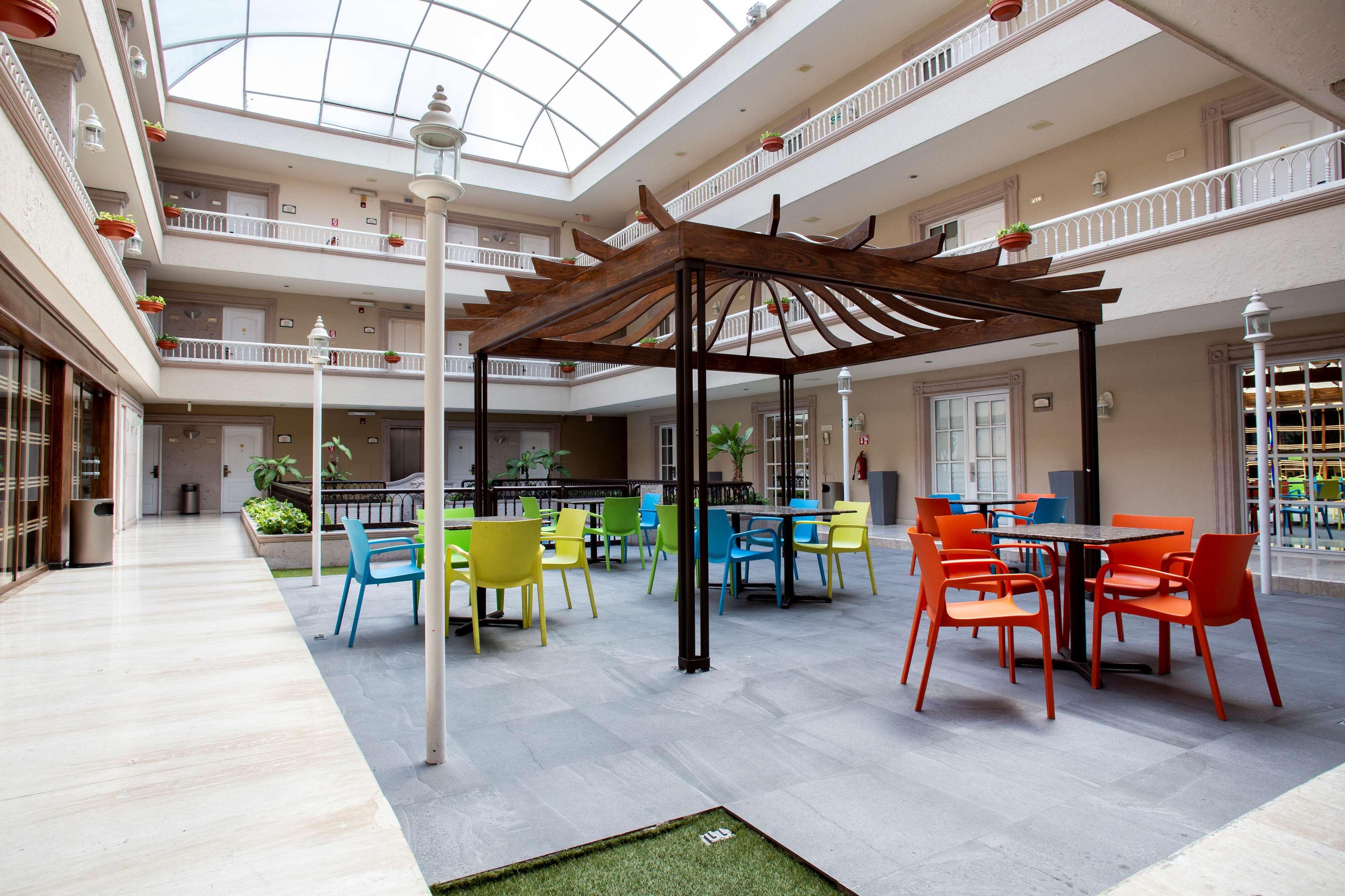 Best Western Plus Monterrey Colon Exterior photo