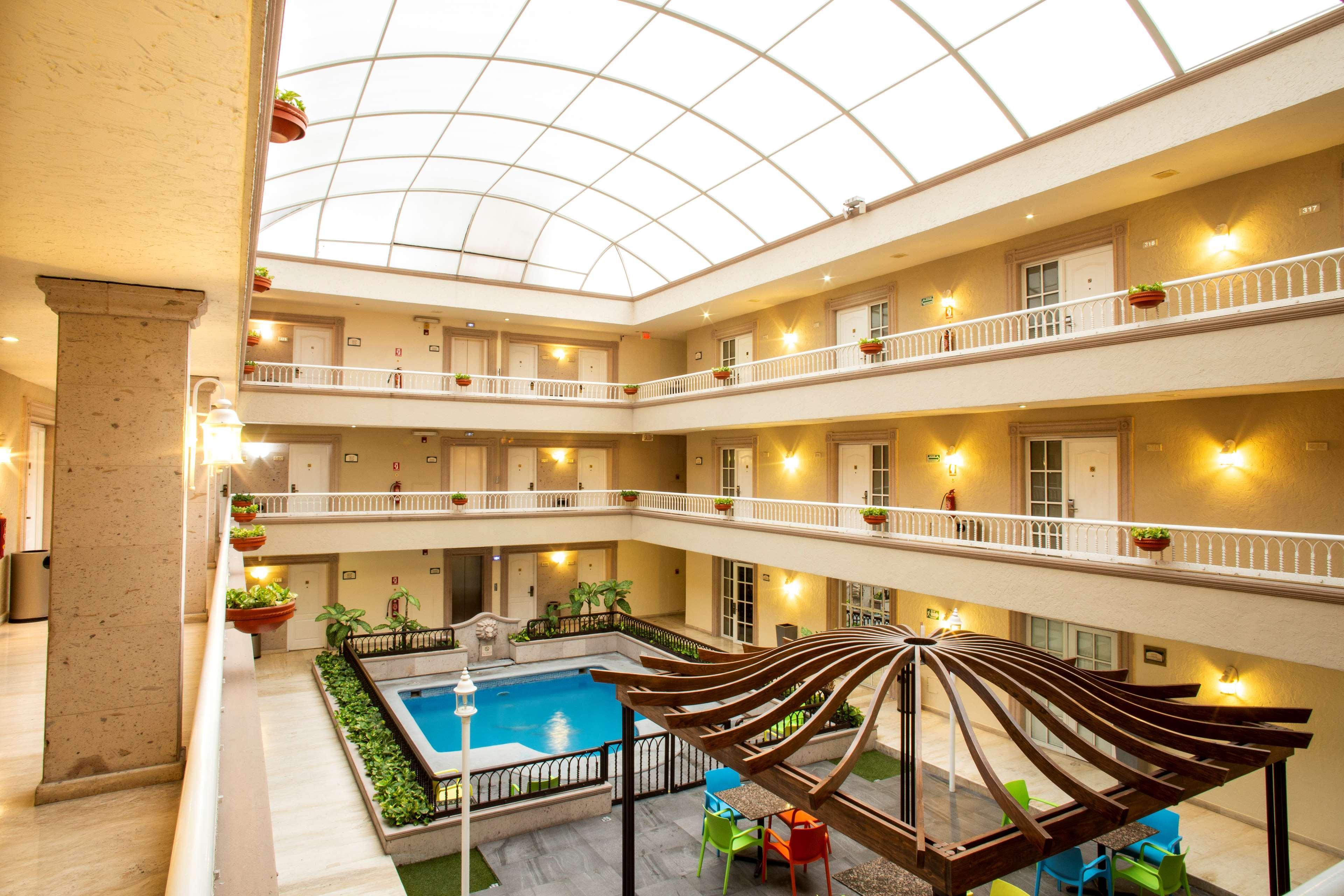 Best Western Plus Monterrey Colon Exterior photo