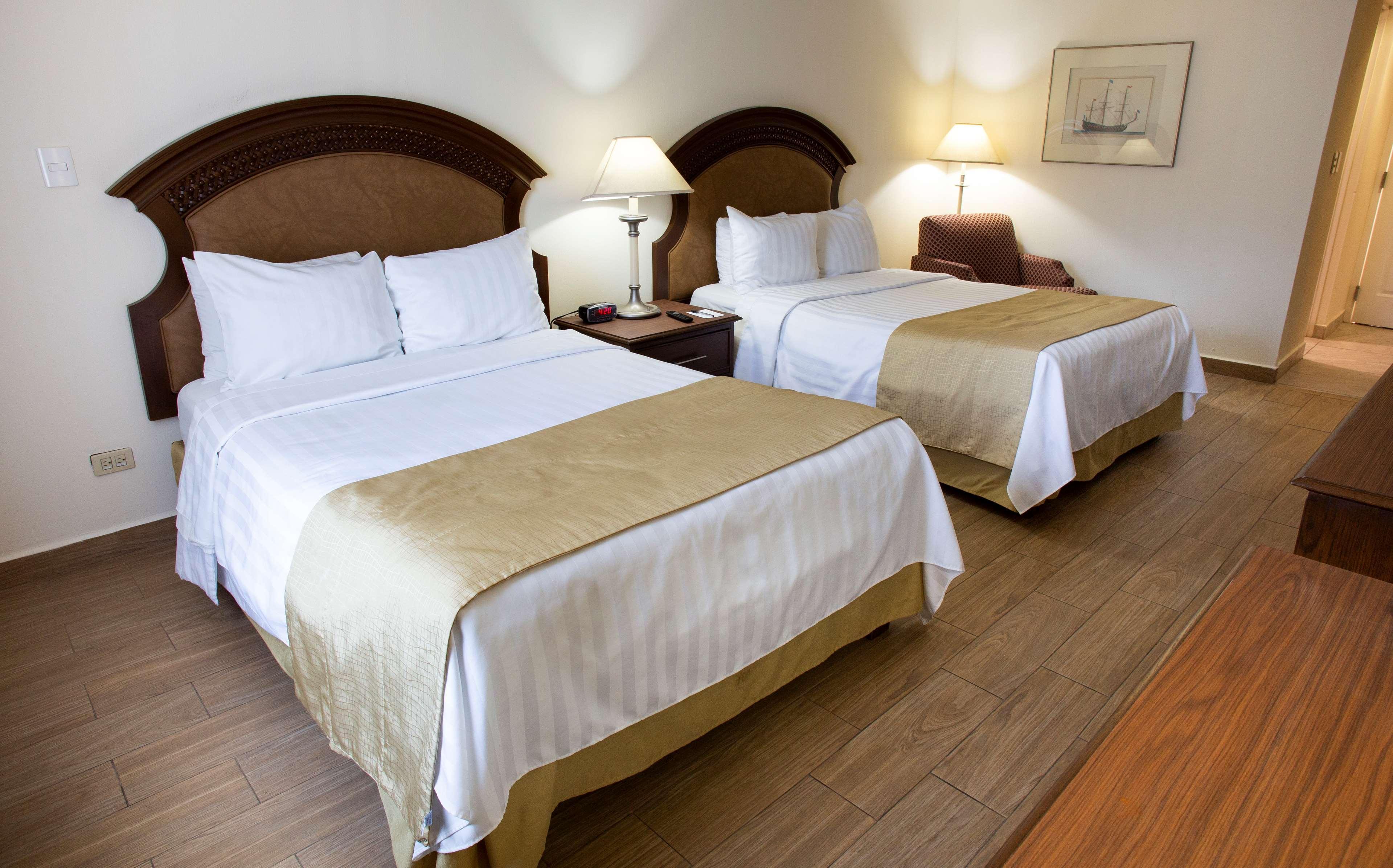 Best Western Plus Monterrey Colon Exterior photo