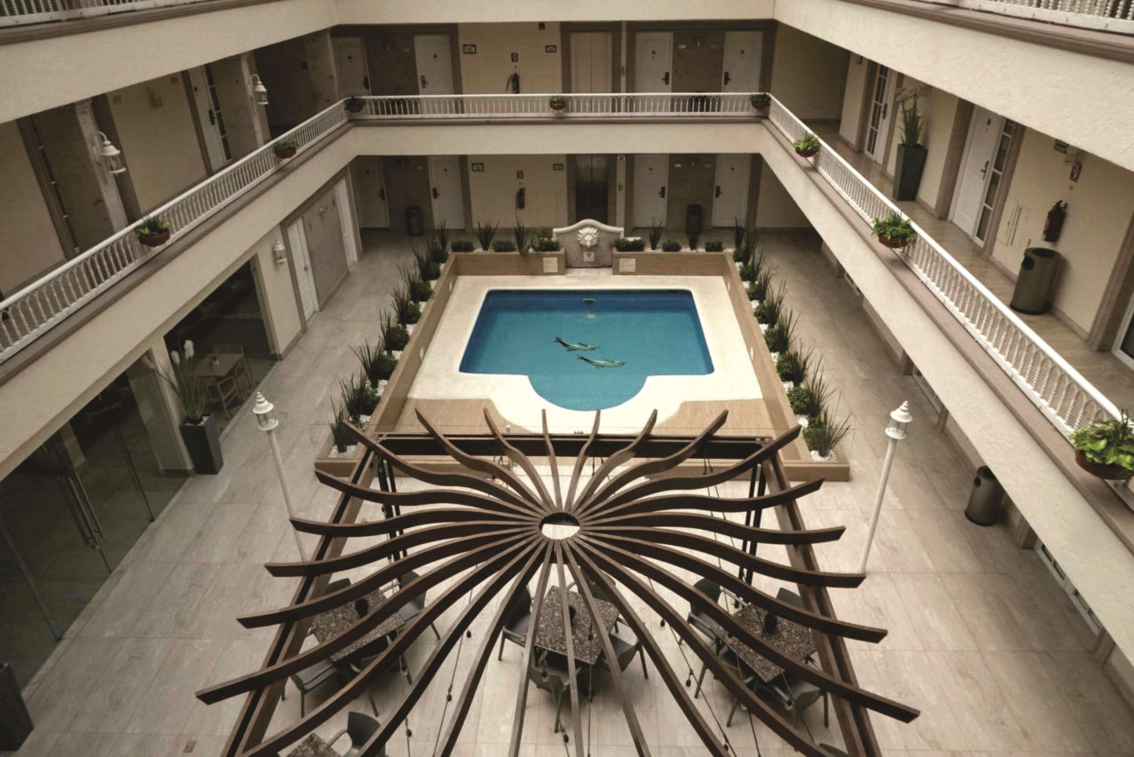 Best Western Plus Monterrey Colon Exterior photo