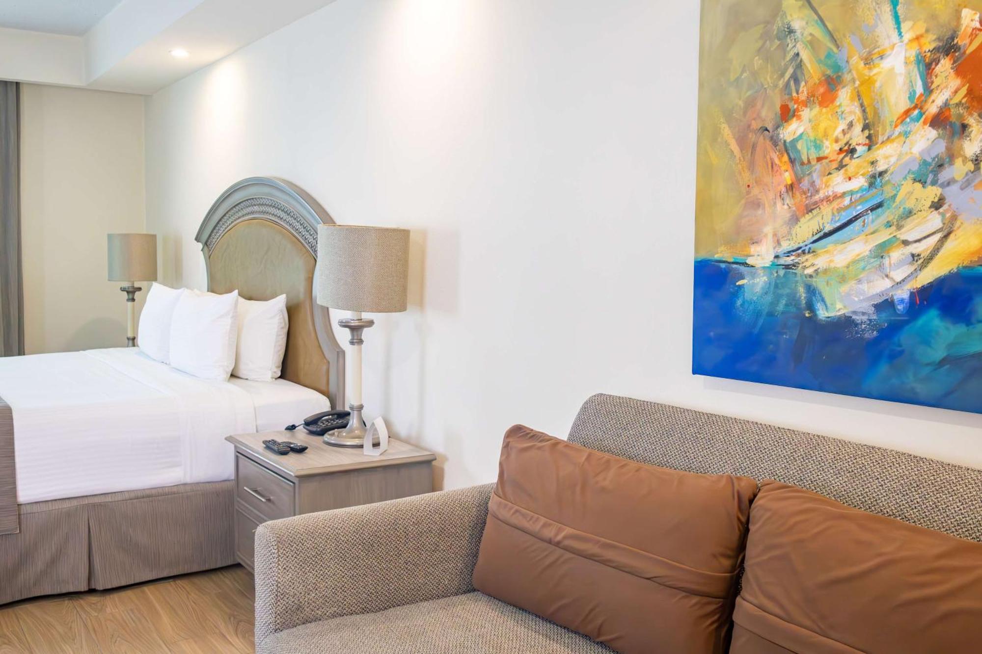 Best Western Plus Monterrey Colon Exterior photo