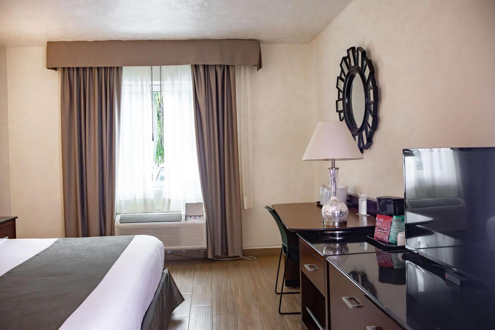 Best Western Plus Monterrey Colon Exterior photo