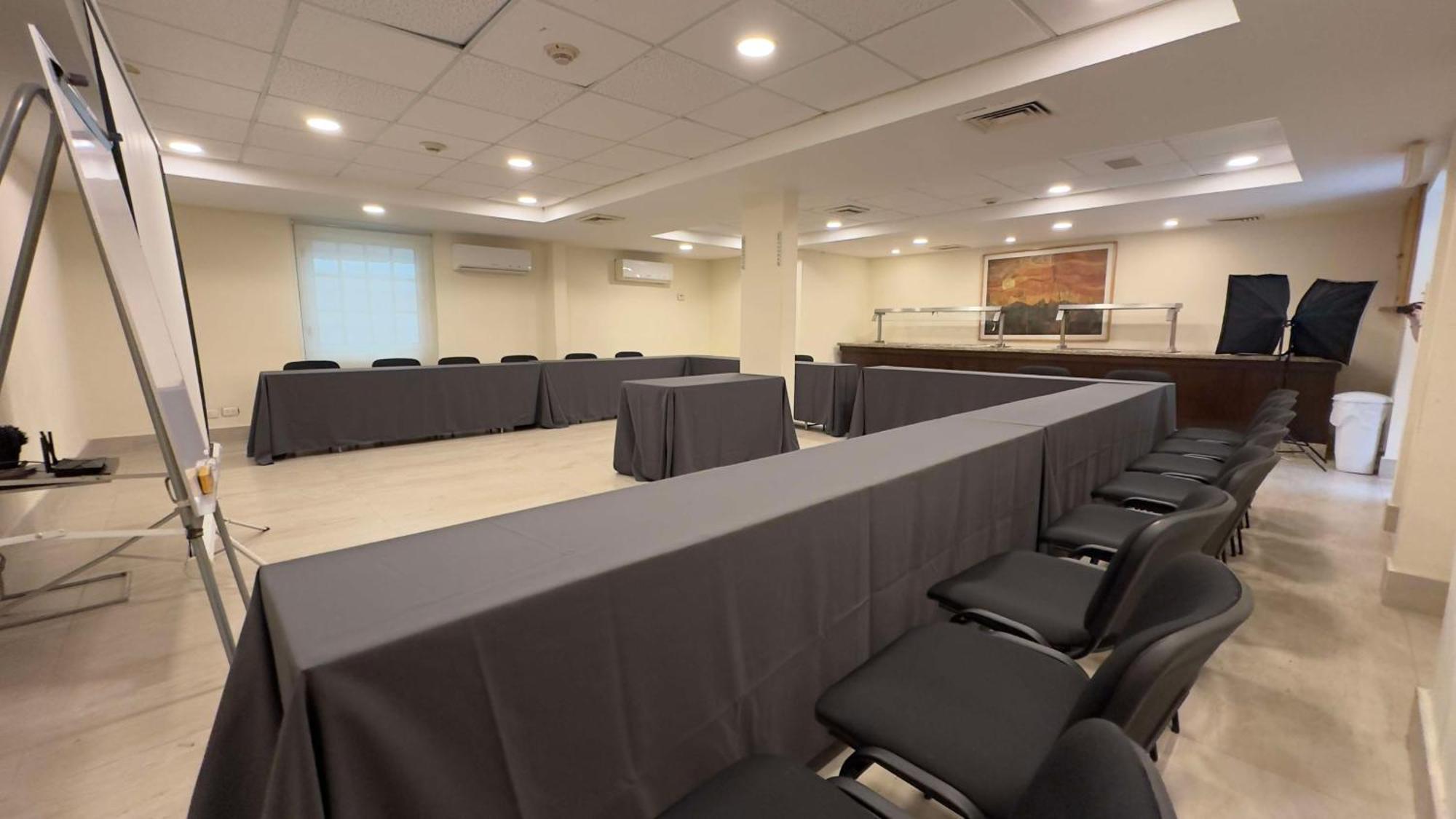 Best Western Plus Monterrey Colon Exterior photo