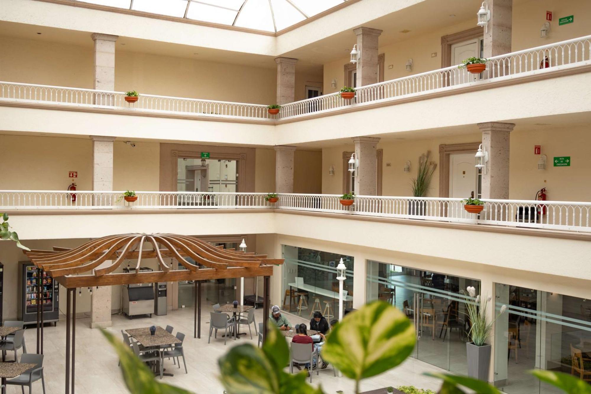 Best Western Plus Monterrey Colon Exterior photo